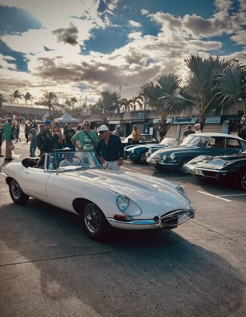  Une vieille Jaguar et deux trophées au concours d&rsquo;élégance de Saint-Pierre